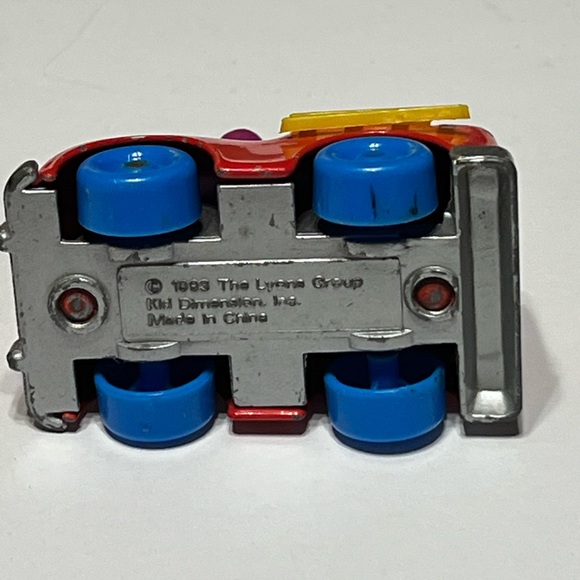 Vintage 1993 Barney Die Cast Red Fire Truck - Picture 4 of 9